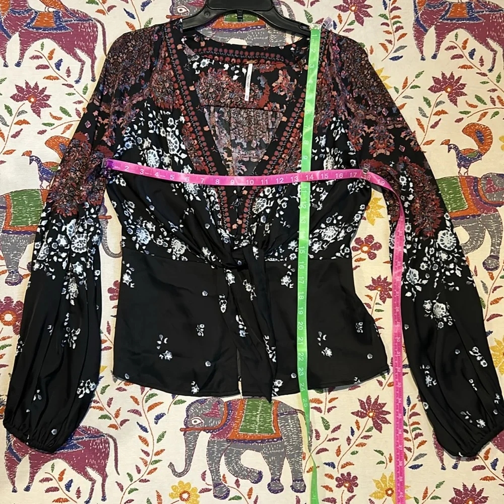 Free People Run Free Tunic Blouse size M Bohemian black floral Night Shade satin - Picture 10 of 15